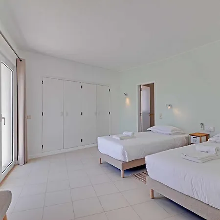 Villux - Enar-6 Quartos, Ideal Familias * 阿尔布费拉